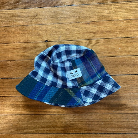 Urban outfitters bucket hat - Picture 3 of 3